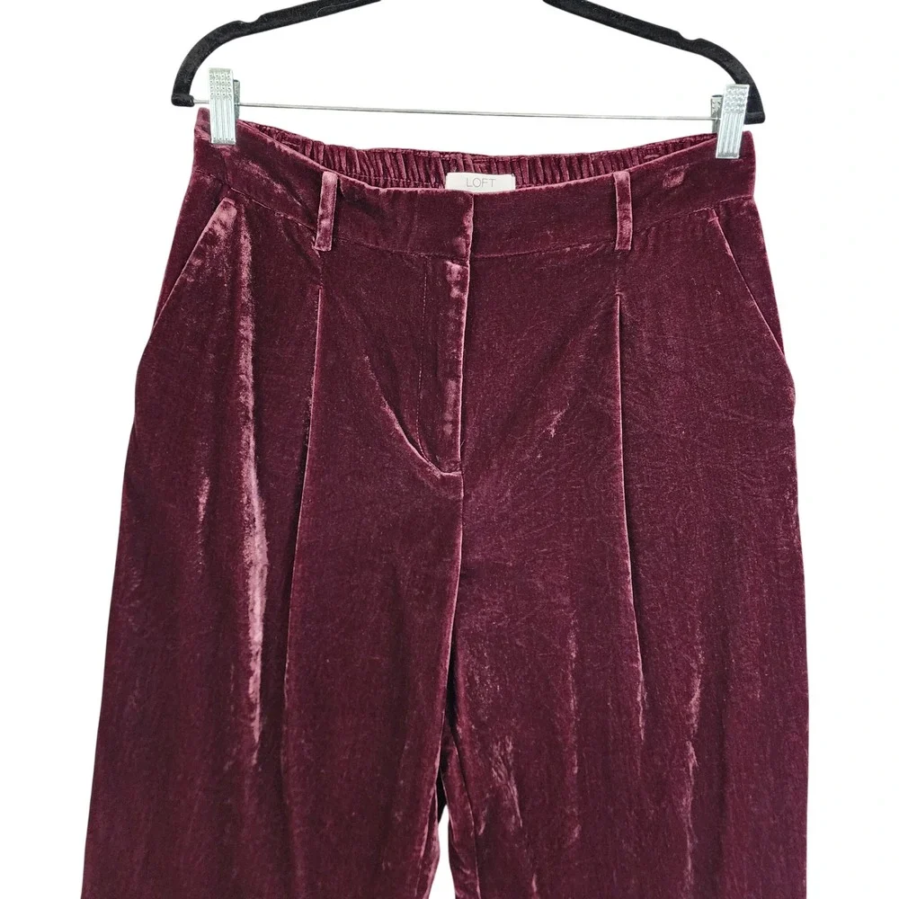 LOFT Womens Burgundy Velvet Pleat Front Straight Leg Pant Size 8 Pleated Trouser